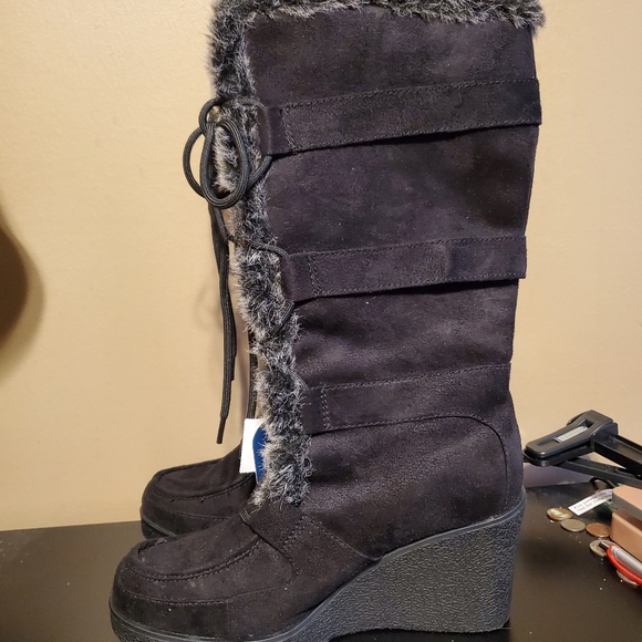American Eagle Outfitters Shoes - NWT American Eagle boots
